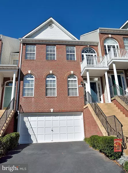 5287 BALLYCASTLE CIR, Alexandria, VA 22315