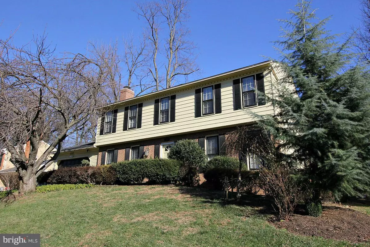 Falls Church, VA 22046,2305 LOCUST RIDGE CT