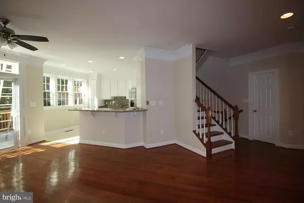 Annandale, VA 22003,4638 ASPEN HILL CT