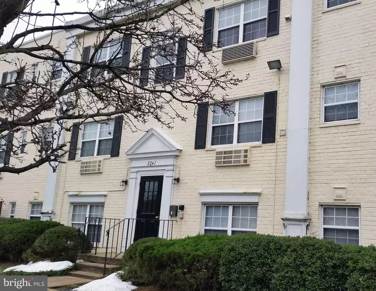 2241 FARRINGTON AVE #201, Alexandria, VA 22303