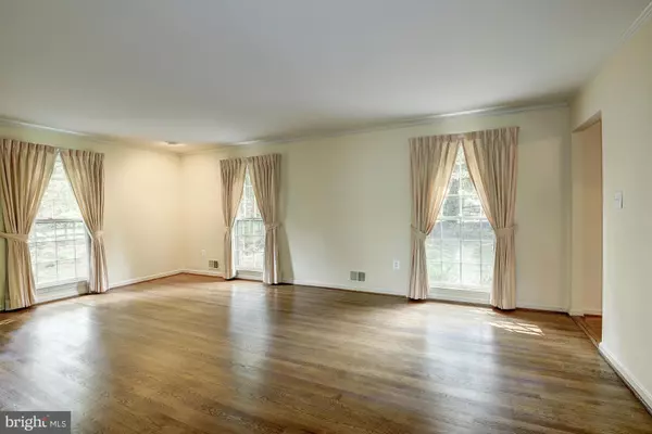 Mclean, VA 22102,1009 KIMBERWICKE RD