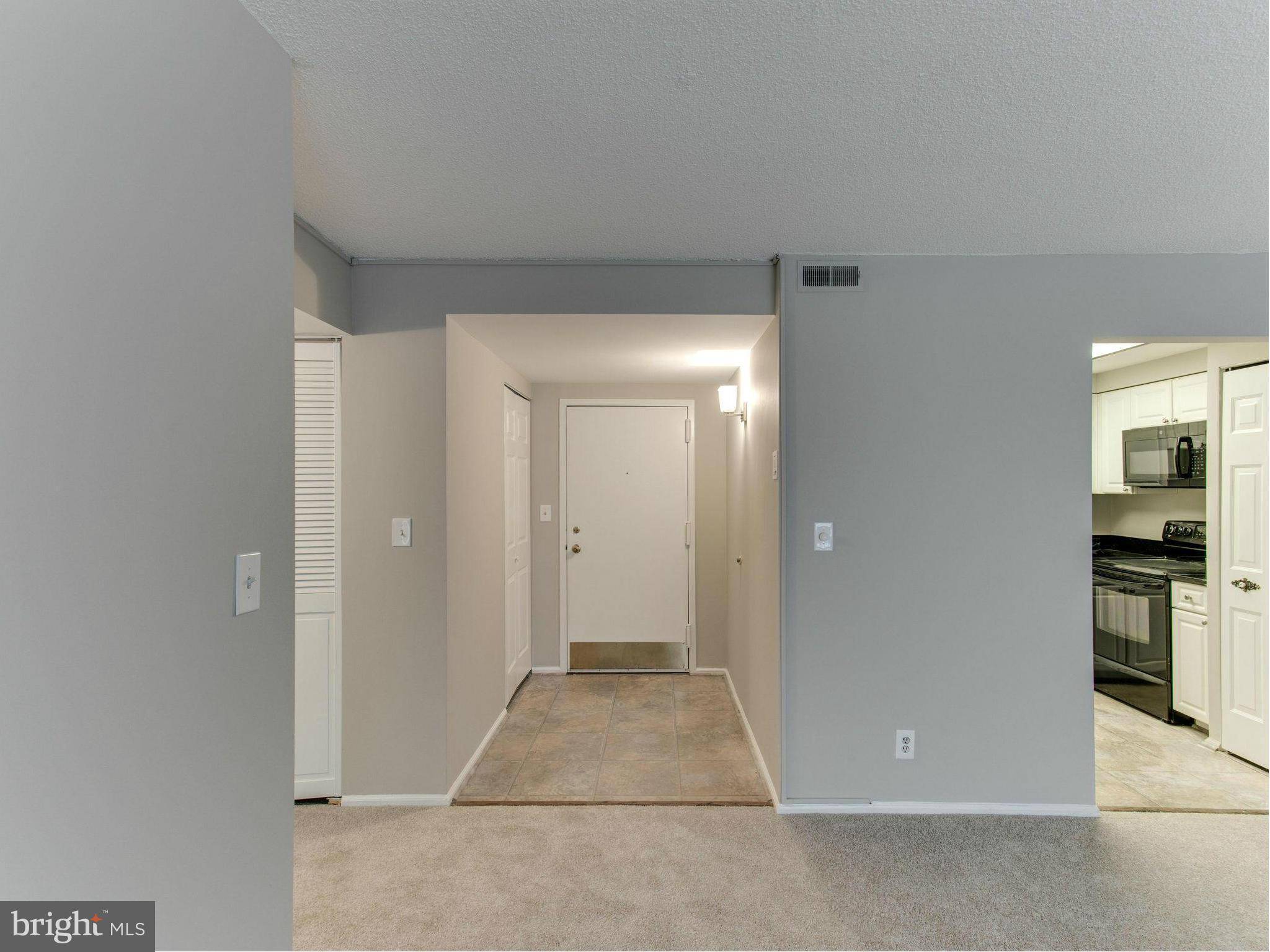 Mclean, VA 22102,7700 TREMAYNE PL #102