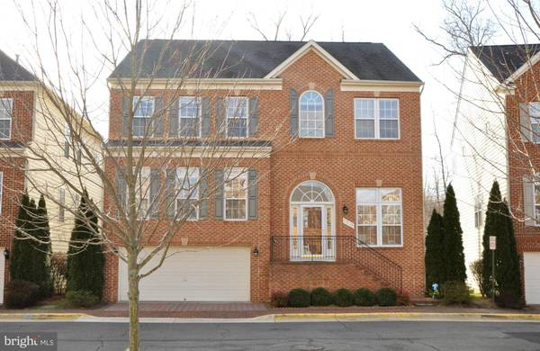 7025 STONE INLET DR, Fort Belvoir, VA 22060