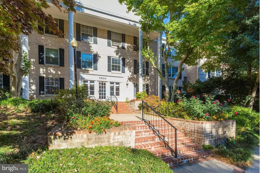 7600 TREMAYNE PL #203, Mclean, VA 22102