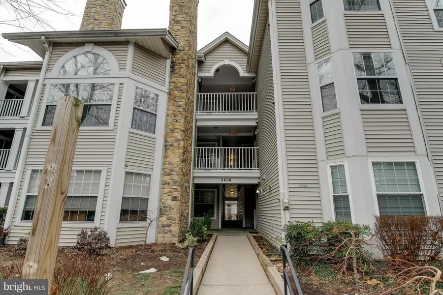 5608 WILLOUGHBY NEWTON DR #14, Centreville, VA 20120