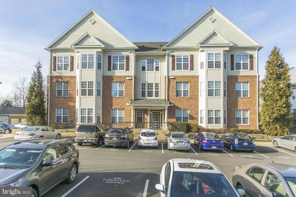 6476 CHEYENNE DR #304, Alexandria, VA 22312