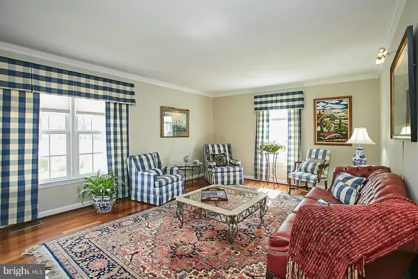 Alexandria, VA 22308,8604 COTSWOLD CT