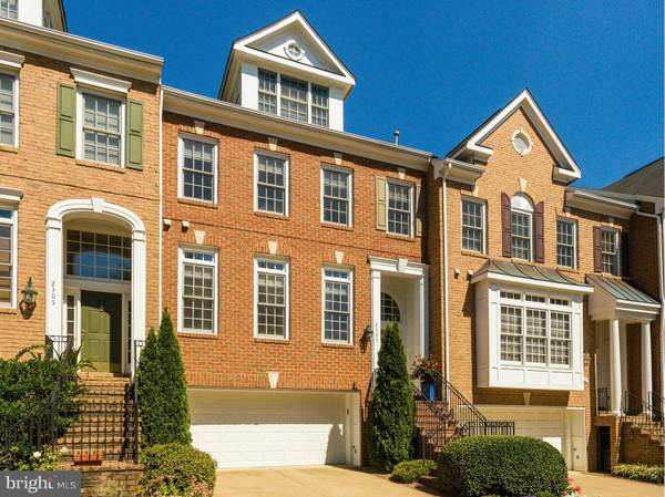 Vienna, VA 22182,2307 SAWTOOTH OAK CT