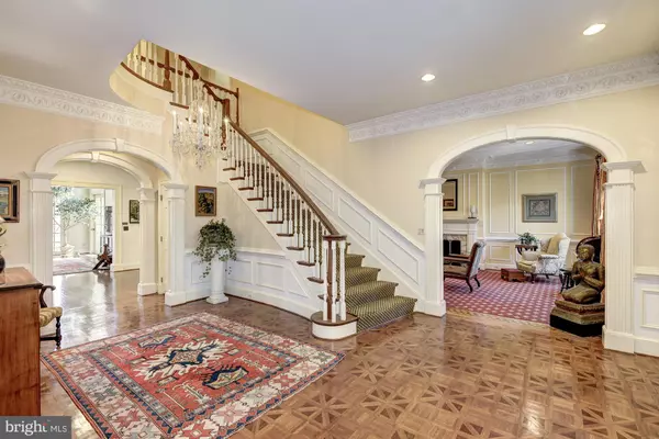 Mclean, VA 22102,8004 GREENWICH WOODS DR