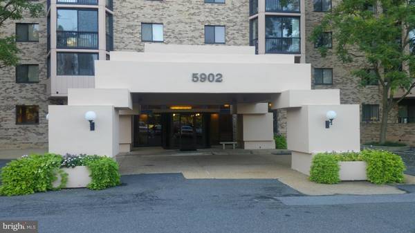 5902 MOUNT EAGLE DR #301, Alexandria, VA 22303