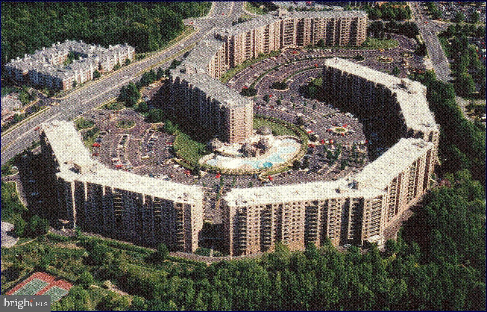 8370 GREENSBORO DR #423, Mclean, VA 22102