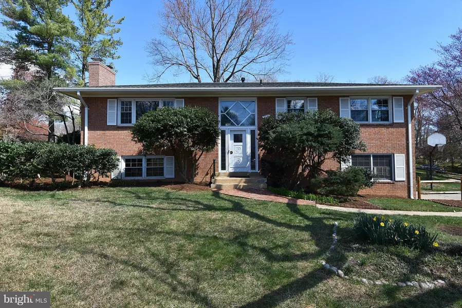 2727 WELCOME DR, Falls Church, VA 22046