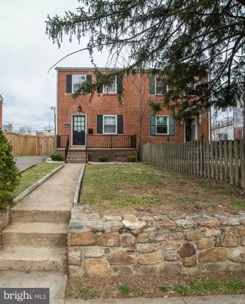 2216 ARLINGTON TER, Alexandria, VA 22303