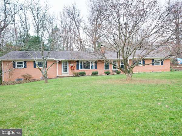 1118 SPRINGVALE RD, Great Falls, VA 22066