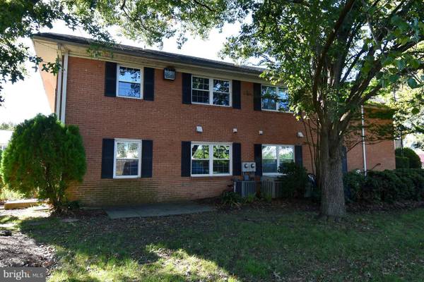 8684 WALUTES CIR #C, Alexandria, VA 22309