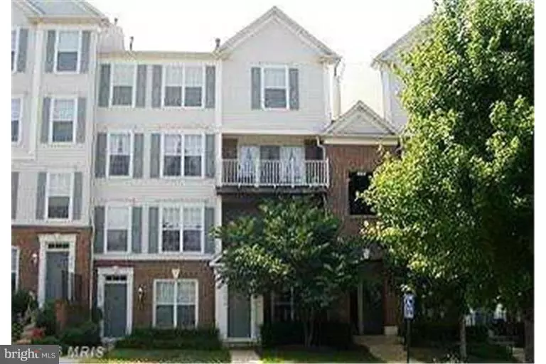 Fairfax, VA 22033,12663 FAIR CREST CT #100