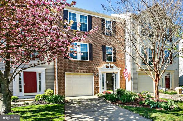 7458 GADSBY SQ, Alexandria, VA 22315