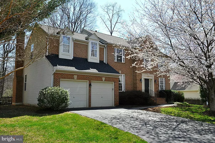 5221 WHISPER WILLOW DR, Fairfax, VA 22030