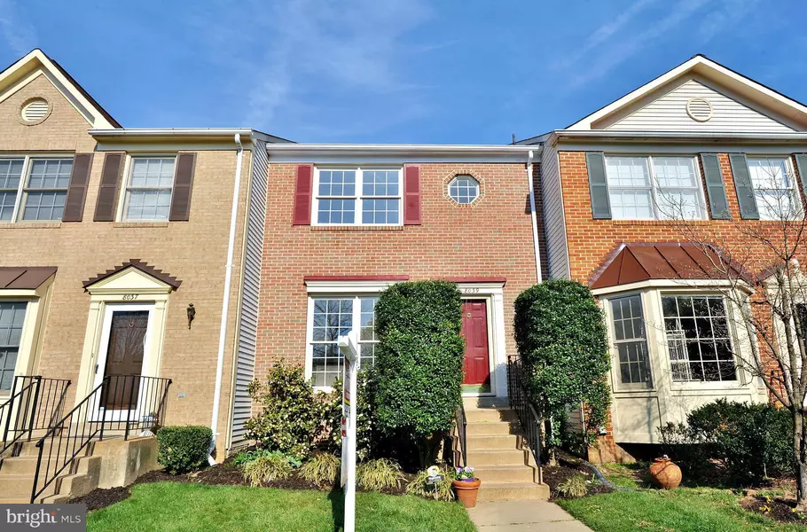 8039 SKY BLUE DR, Alexandria, VA 22315