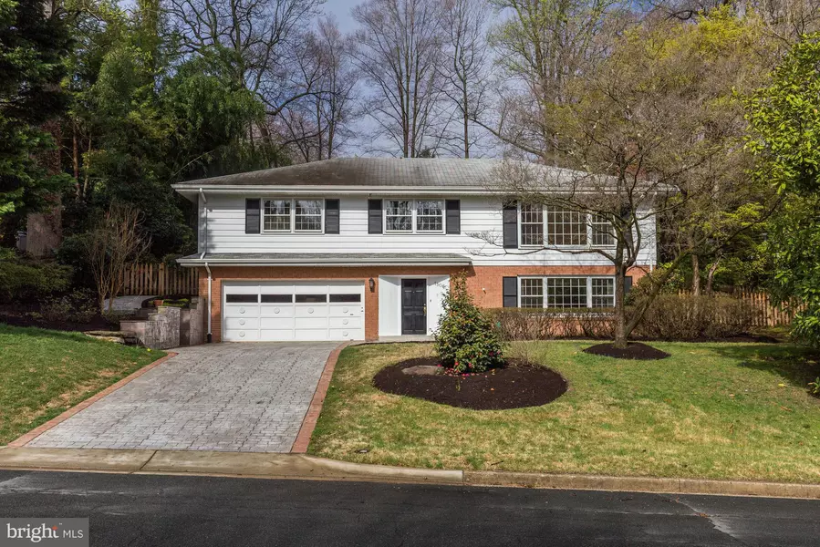 1506 WOODACRE DR, Mclean, VA 22101