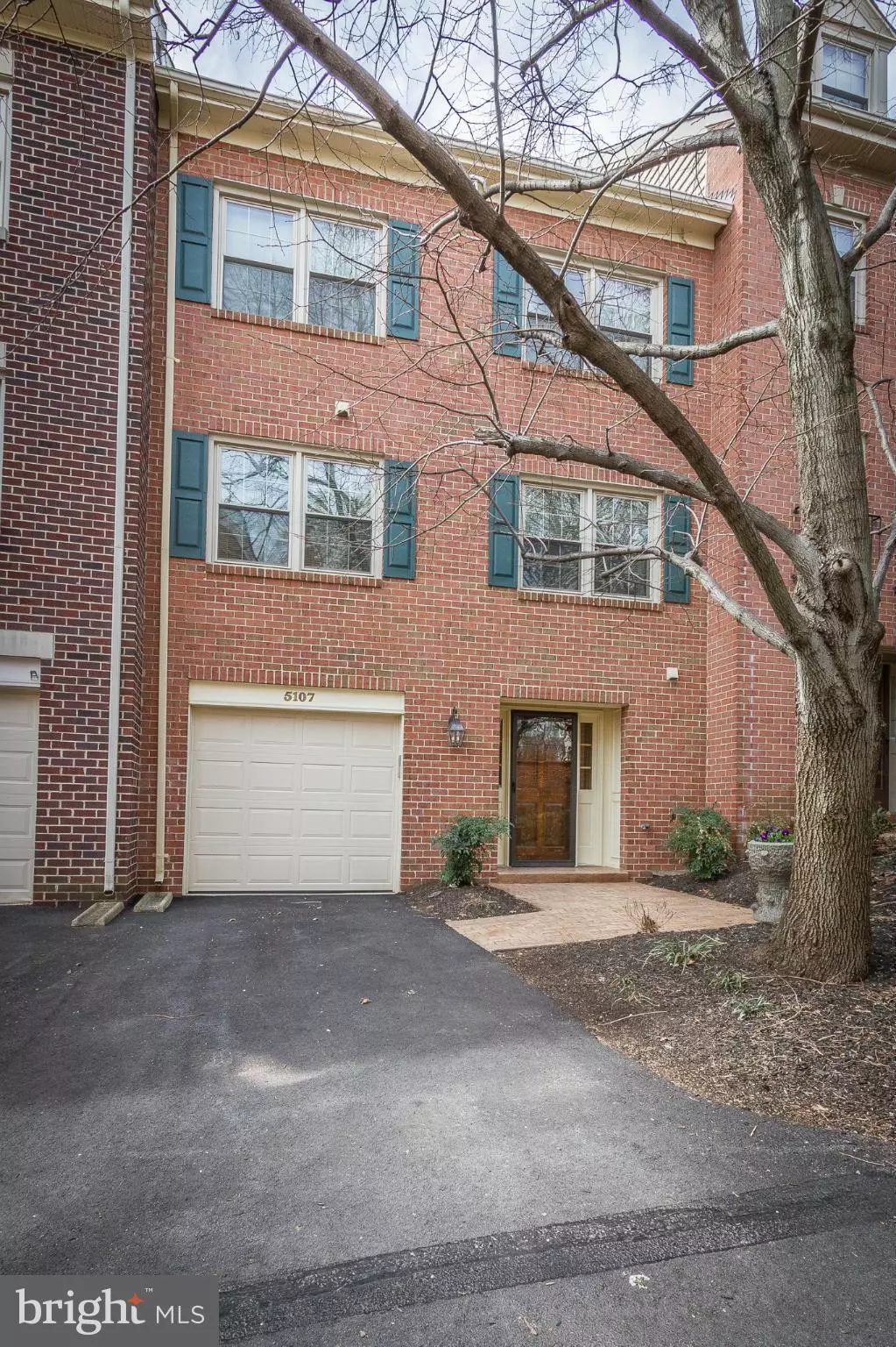 Alexandria, VA 22302,5107 SKYLINE VILLAGE CT #7