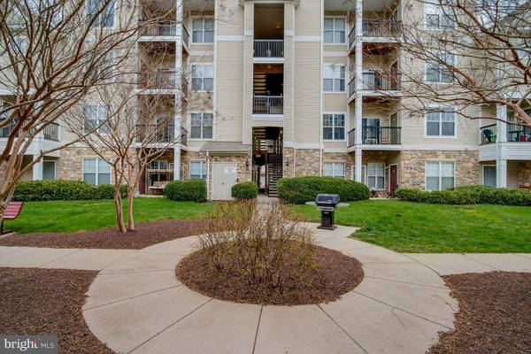 5106-P TRAVIS EDWARD WAY #P, Centreville, VA 20120