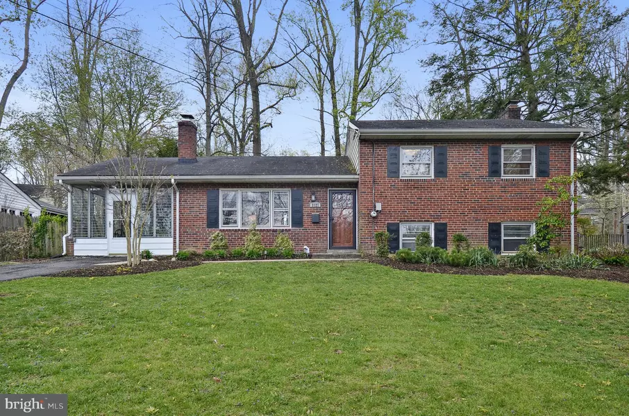 3127 CRESWELL DR, Falls Church, VA 22044