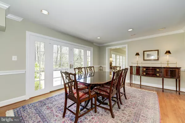 Mclean, VA 22102,909 GEORGETOWN RIDGE CT