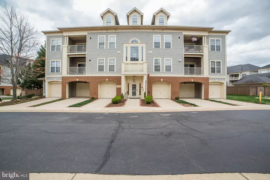 11315 WESTBROOK MILL LN #103, Fairfax, VA 22030