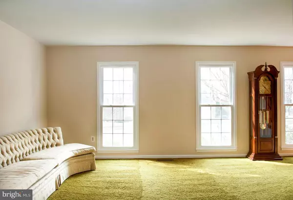 Vienna, VA 22181,9766 OLEANDER AVE