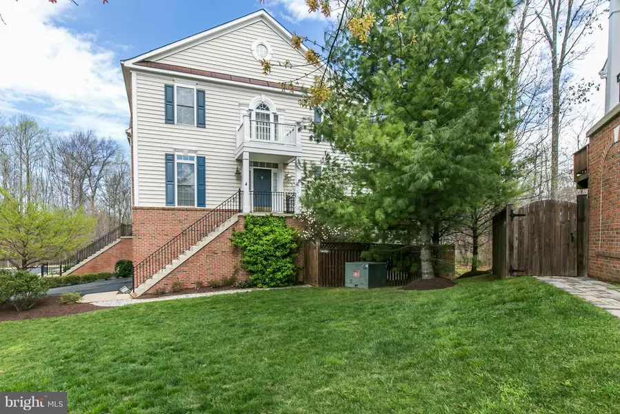 4175 LOWER PARK DR, Fairfax, VA 22030