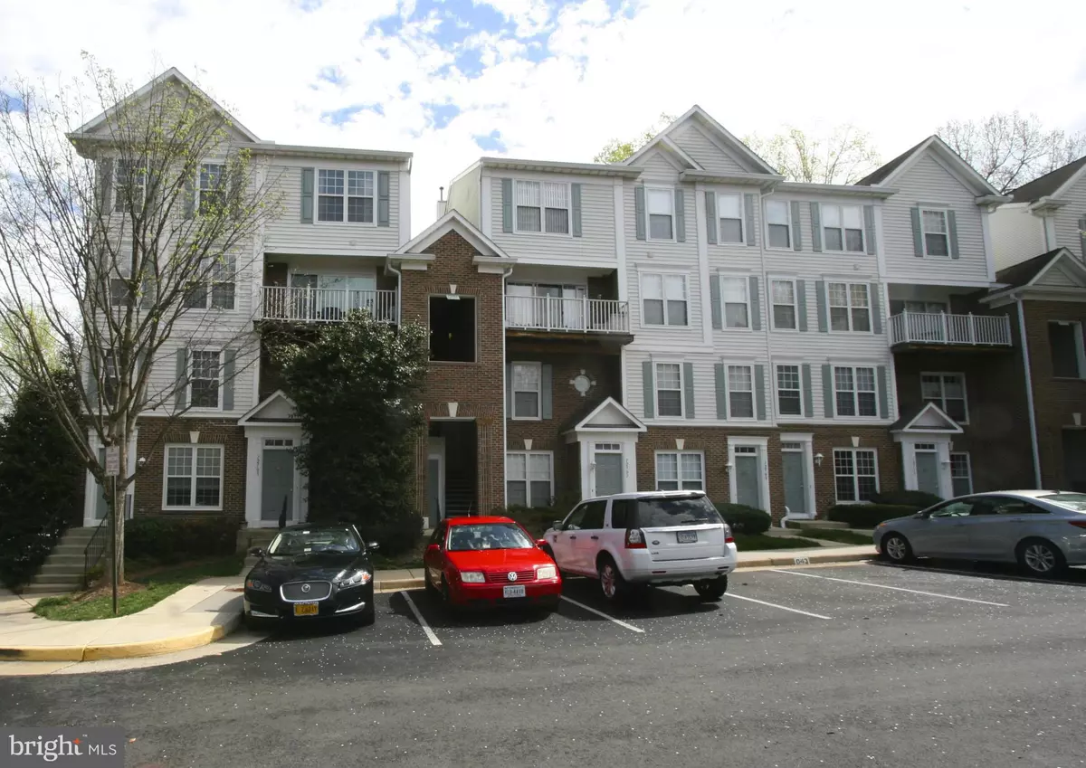 Fairfax, VA 22033,12705 FAIR CREST CT #55-101