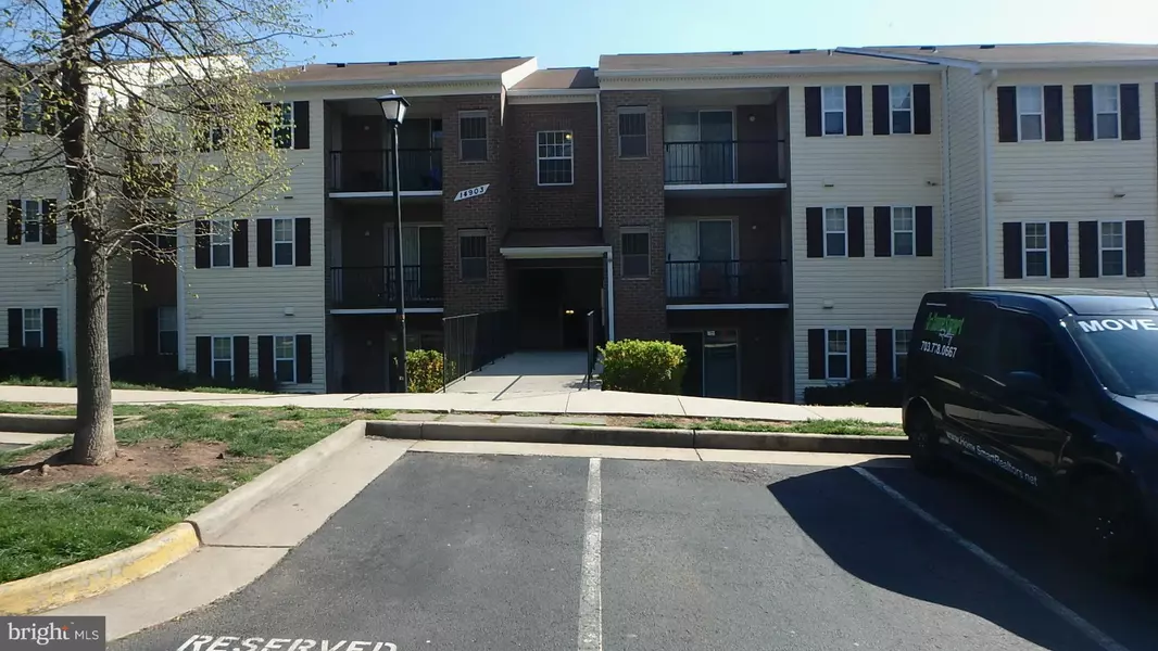 14903 RYDELL RD #104, Centreville, VA 20121