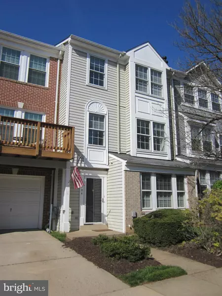 11704 SCOOTER LN #10, Fairfax, VA 22030