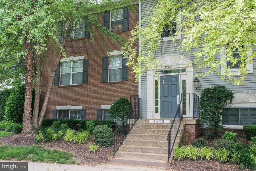 3902 GOLF TEE CT #301, Fairfax, VA 22033