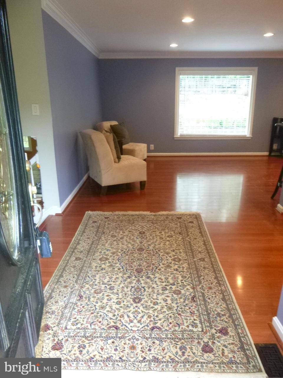 Vienna, VA 22182,9633 CINNAMON CREEK DR