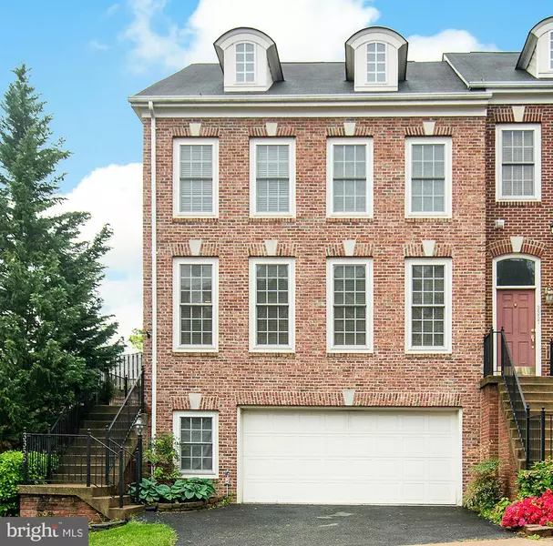 3355 WILTON CREST CT, Alexandria, VA 22310