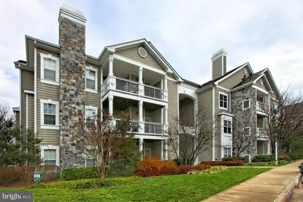 1716 LAKE SHORE CREST DR #3, Reston, VA 20190