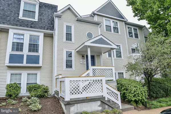 12931-C GRAYS POINTE RD #C, Fairfax, VA 22033