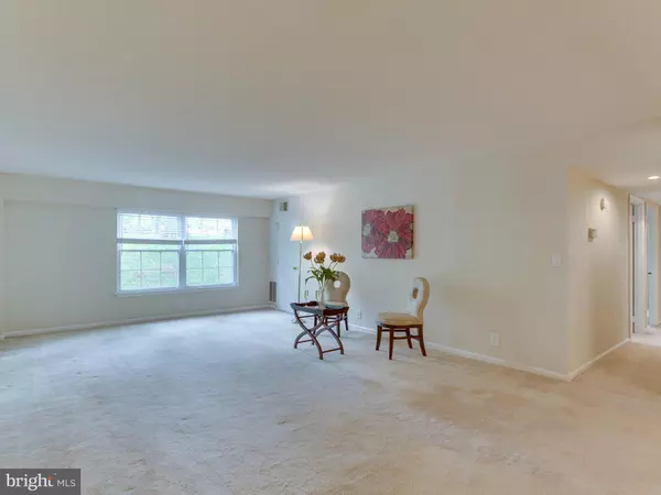 Mclean, VA 22102,7651 TREMAYNE PL #101