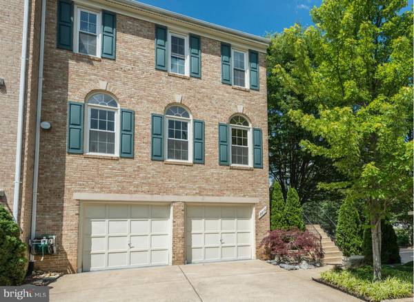 2210 STEFAN DR, Dunn Loring, VA 22027