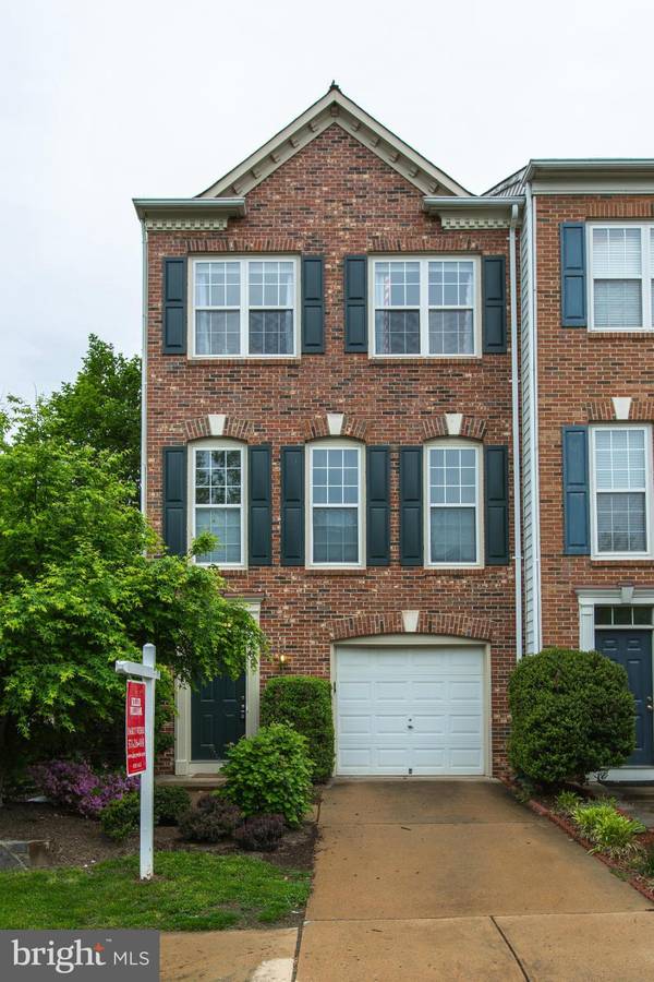 6330 LOCUST TREE LN, Alexandria, VA 22312