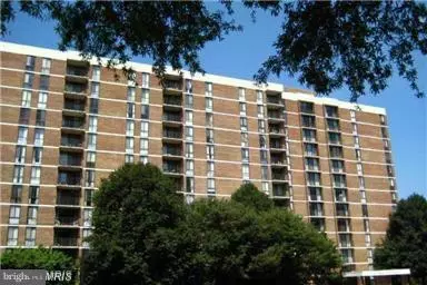 2311 PIMMIT DR #907, Falls Church, VA 22043