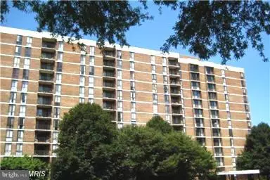 2300 PIMMIT DR #601, Falls Church, VA 22043