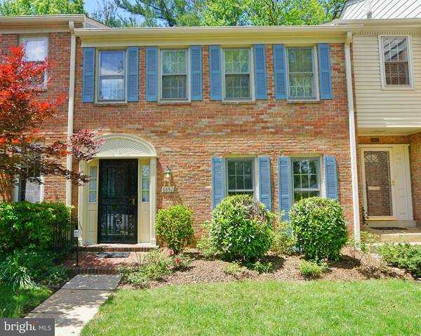 6682 MIDHILL PL, Falls Church, VA 22043