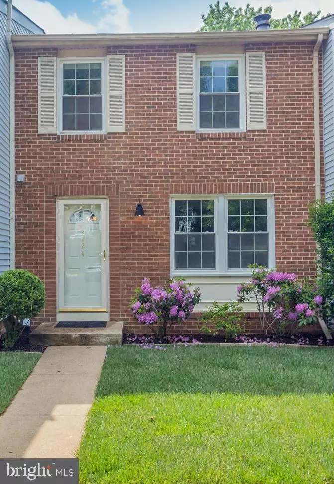 Falls Church, VA 22043,2124 GLENN SPRING CT