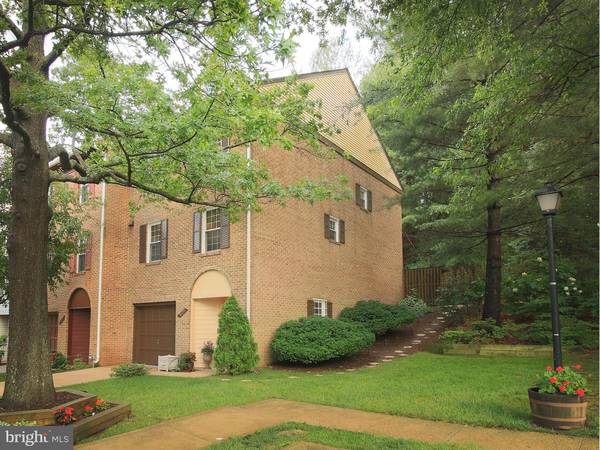 6029 HEATHERWOOD DR, Alexandria, VA 22310