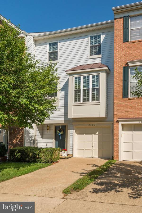 2486 CLOVER FIELD CIR, Herndon, VA 20171