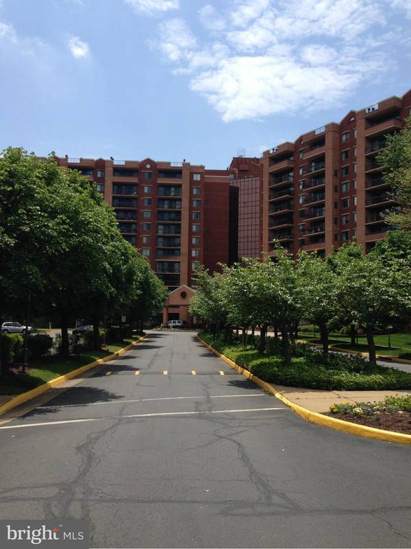 2230 GEORGE C MARSHALL DR #1026, Falls Church, VA 22043