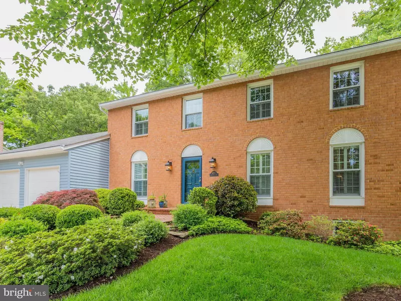 8235 CROWN COURT RD, Alexandria, VA 22308